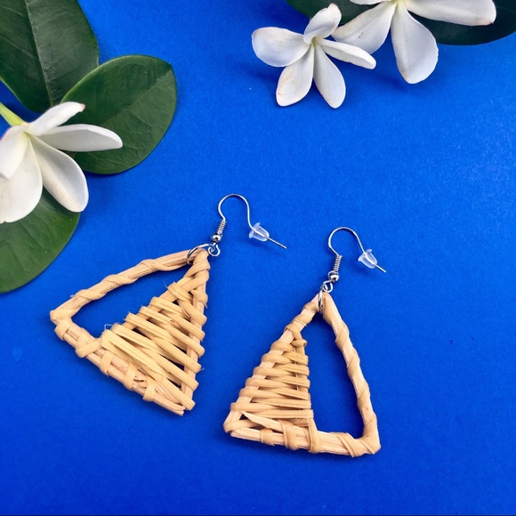 • NWOT! Handmade Wicker Earrings • - Picture 7 of 8